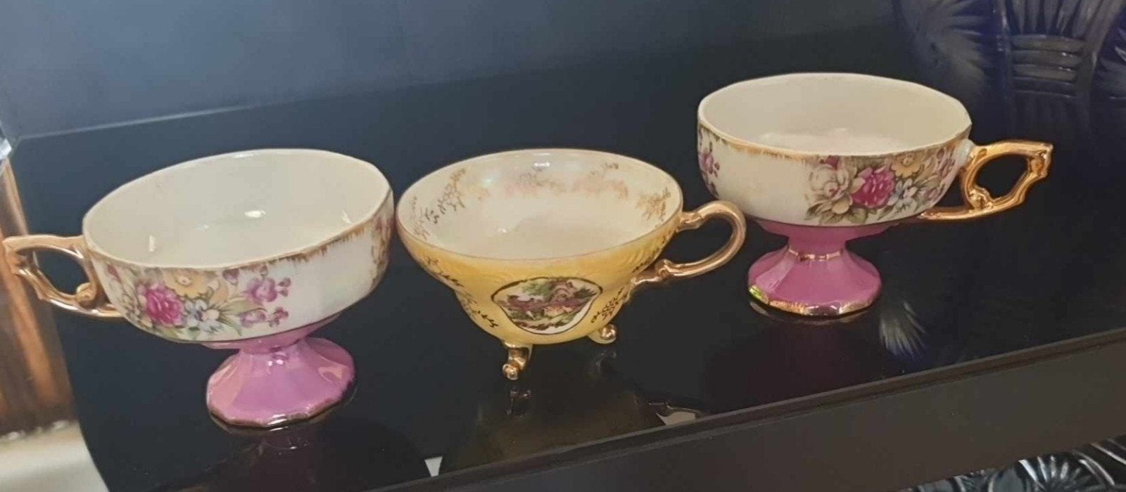 Versailes drie prachtige gedecoreerde koppen., Antiek en Kunst, Antiek | Porselein, Ophalen of Verzenden