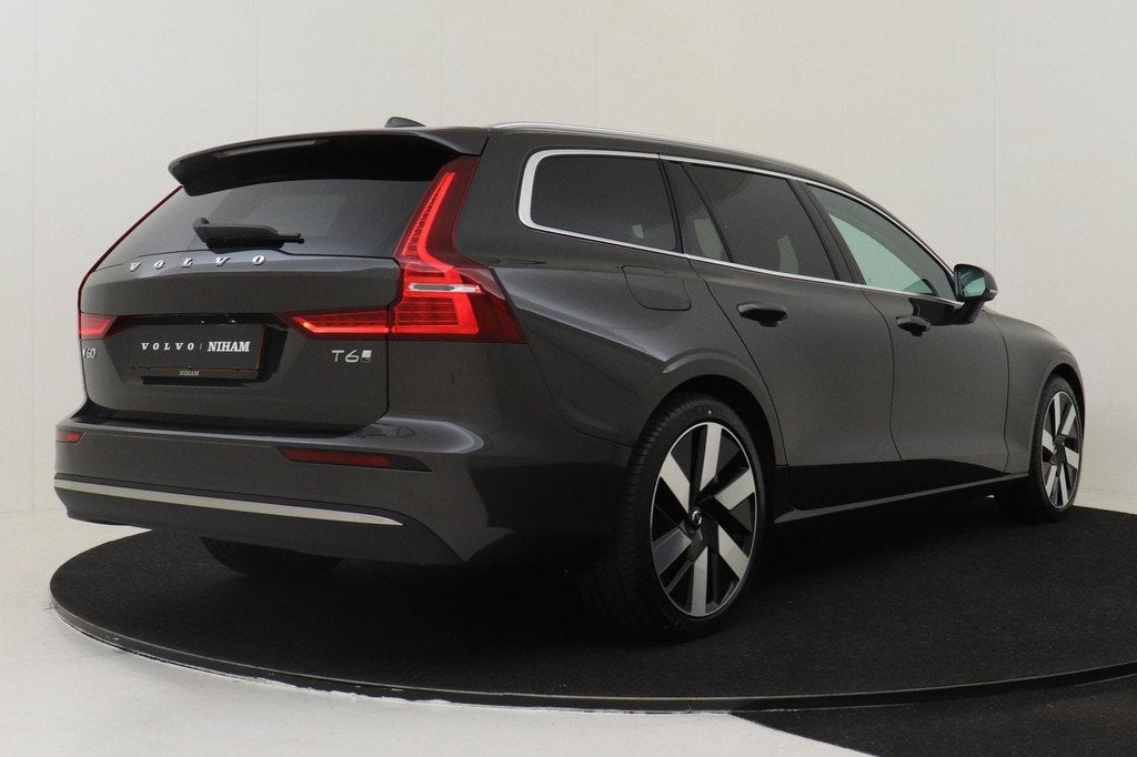 Volvo V60 T6 PLUG-IN HYBRID AWD ESSENTIAL EDITION -ADAP.CRUI, Auto's, Automaat, 12 maanden, Stof, Euro 6