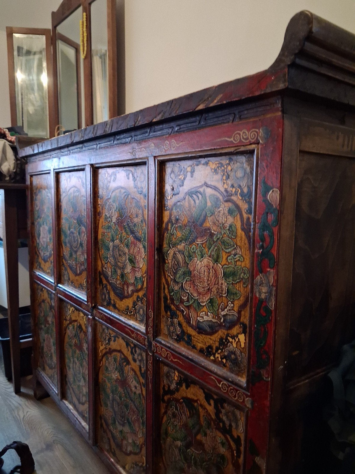Antieke Chinese kast met handgeschilderde decoraties, Ophalen