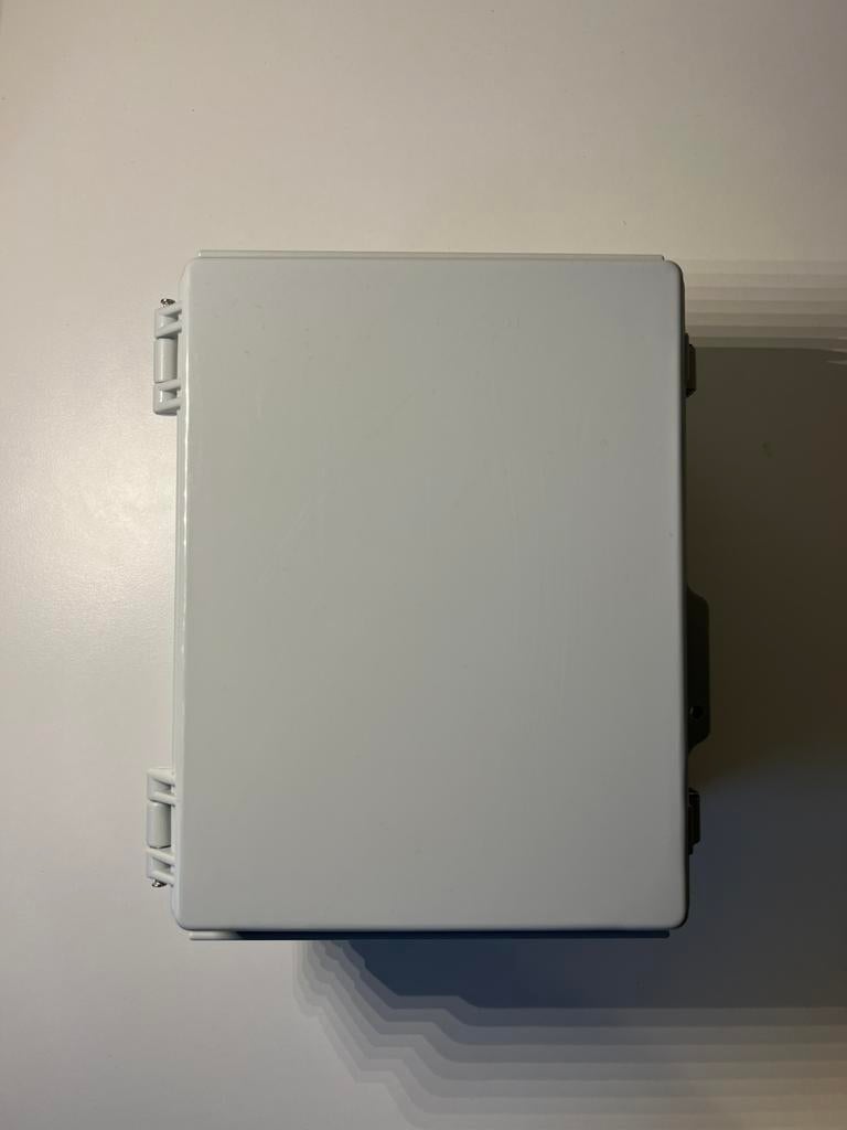 Elektrische aansluitdoos + bevestiging, Doe-het-zelf en Verbouw, Elektra en Kabels, Ophalen of Verzenden, Nieuw, Overige typen
