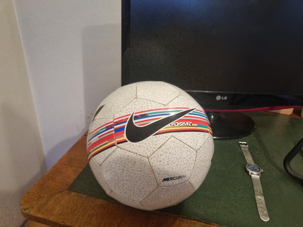 Opgepompte 8Nike Mercurial Voetbal soccer van leer wit roze, Ophalen of Verzenden, Gebruikt, Bal