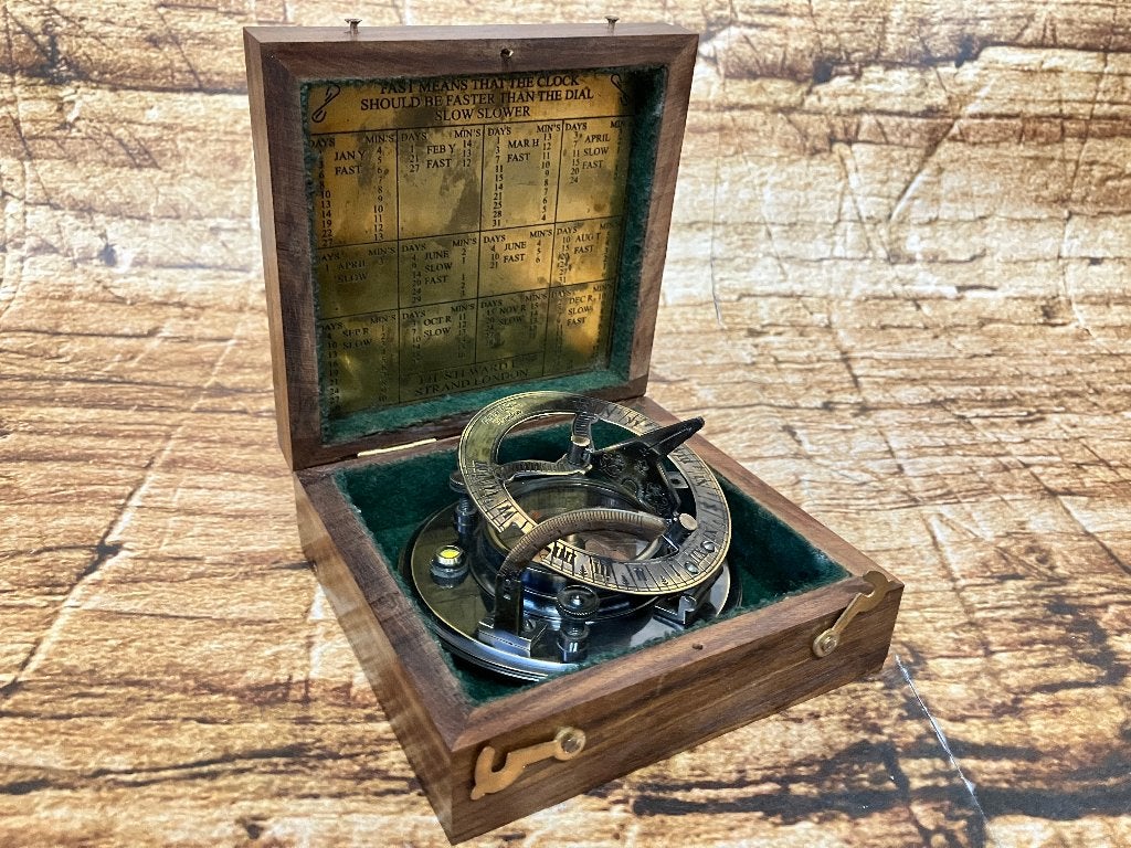 Sundial kompas in sierlijk kistje., Ophalen of Verzenden