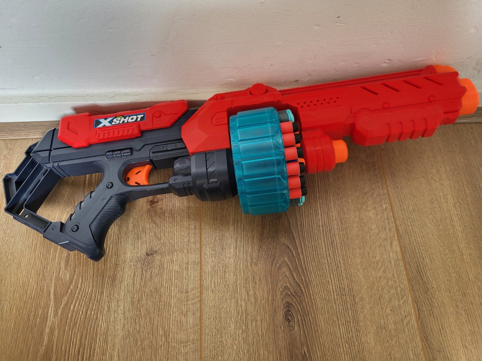 X-Shot Blaster met magazijn en pijltjes, Ophalen, Zo goed als nieuw, Jongen of Meisje