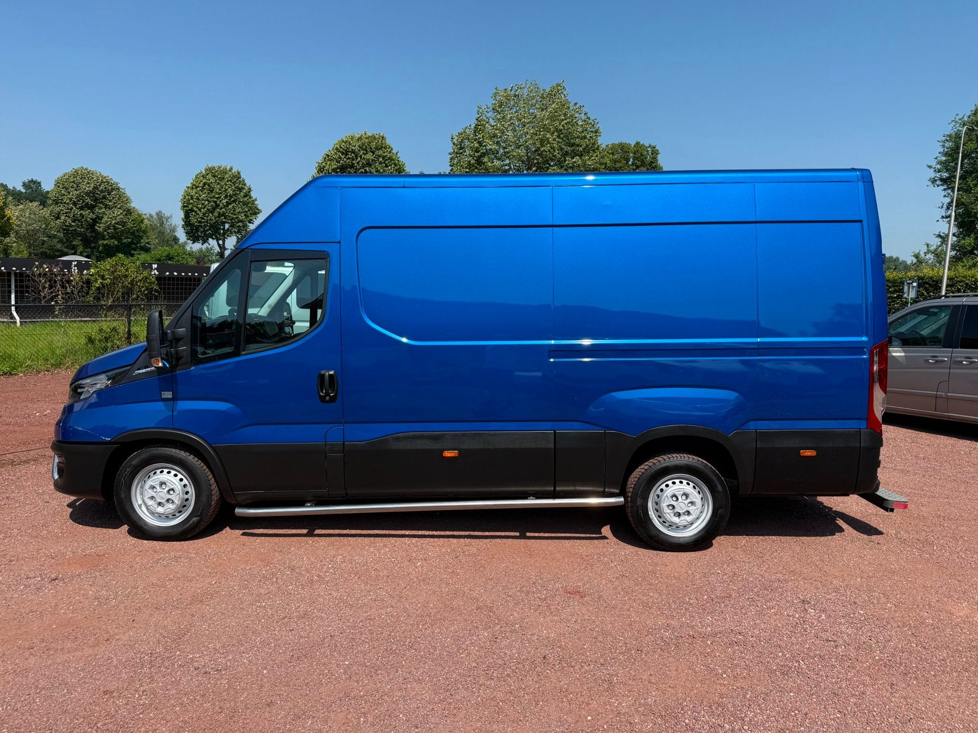Iveco Daily 35S18V 3.0 Automaat L2H2 3500kg Trekgewicht, Automaat, Achterwielaandrijving, Gebruikt, Euro 6