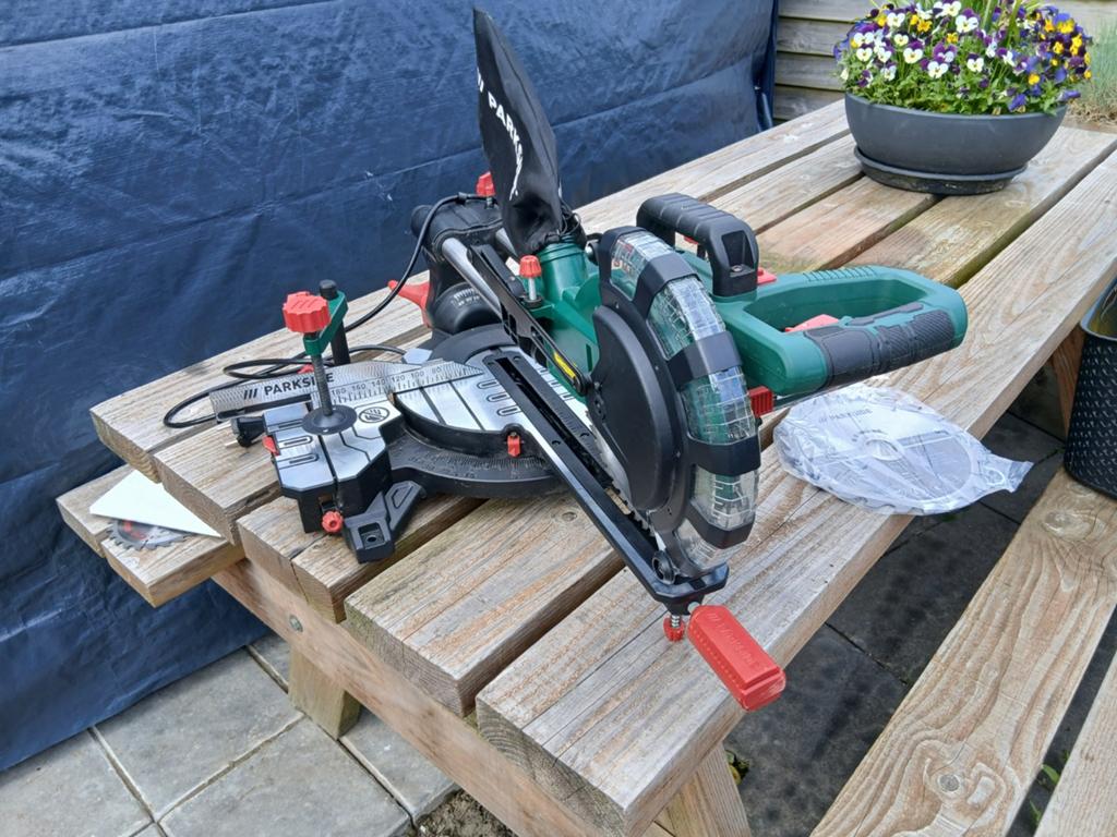 Parkside Afkortzaag met trekfunctie, Doe-het-zelf en Verbouw, Gereedschap | Zaagmachines, Ophalen, Zo goed als nieuw, Afkortzaag