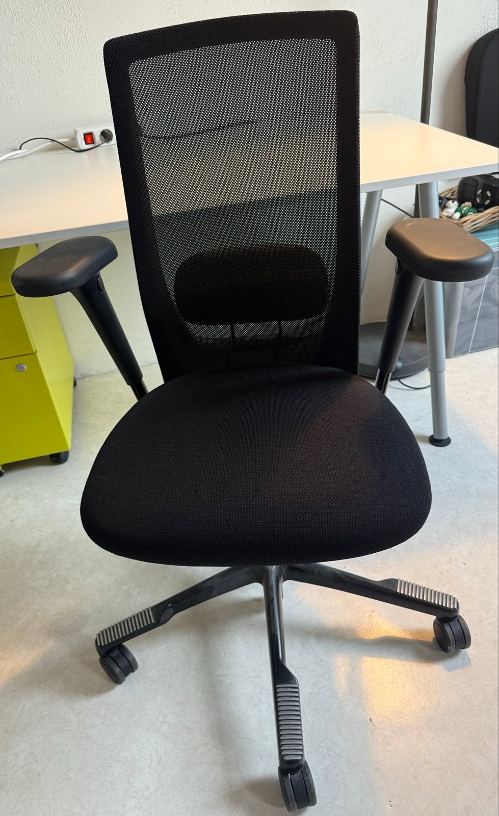 HÅG bureaustoel - Ergonomisch en comfortabel, Ophalen, Zwart, Zo goed als nieuw, Bureaustoel