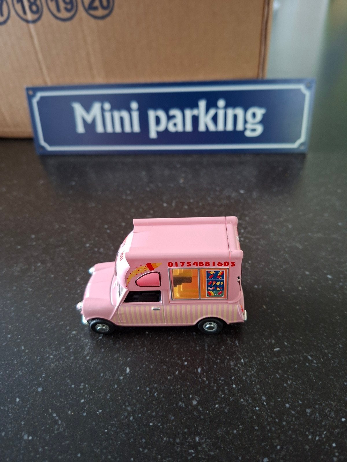 Roze Mini IJscoman Auto Speelgoedmodel, Hobby en Vrije tijd, Overige merken, Gebruikt, Auto, Groter dan 1:32
