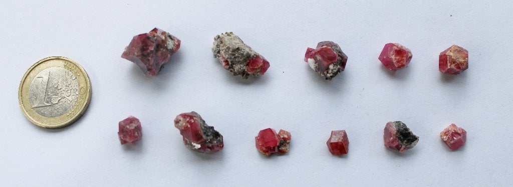 11 mini ROZE GROSSULAAR GRANAAT uit MEXICO, Ophalen of Verzenden, Mineraal