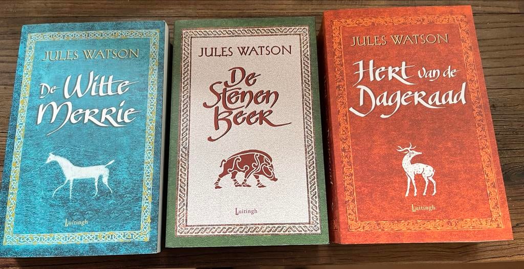 Jules Watson Trilogie: De Witte Merrie, De Stenen Beer, Hert, Ophalen of Verzenden, Gelezen, Nederland