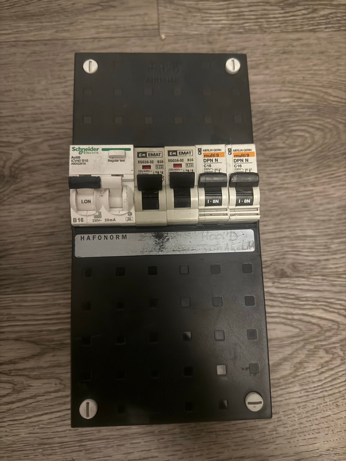 Schneider aardlekautomaat, Emat B16, Merlin Gerin C16 automa, Ophalen of Verzenden, Gebruikt, Schneider Electric, Aardlekautomaat