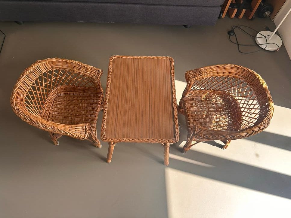 Rotan kinder bistro setje: 2 stoelen en tafel, Kinderen en Baby's, Ophalen, Gebruikt, Stoel