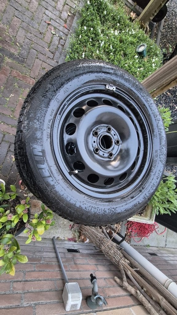 Michelin Winterbanden 205/60 R16 - mogen weg voor prikkie, Ophalen, Gebruikt