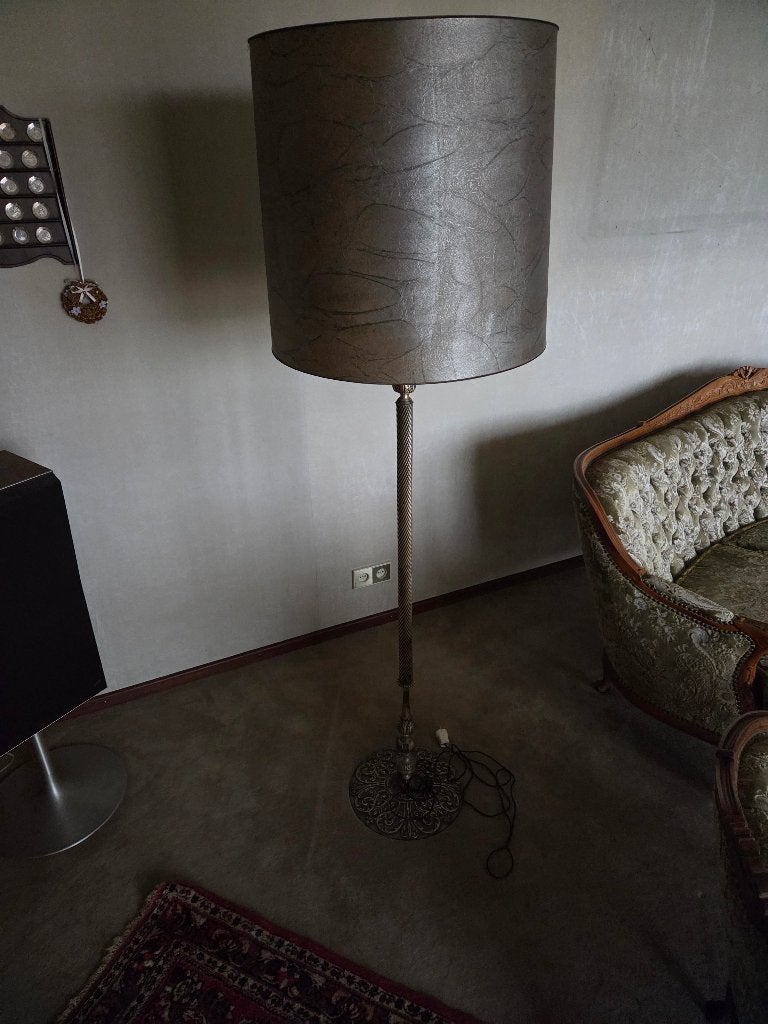 Klassieke staande lamp / vloerlamp, Huis en Inrichting, Lampen | Vloerlampen, Ophalen, Zo goed als nieuw, Metaal, 150 tot 200 cm