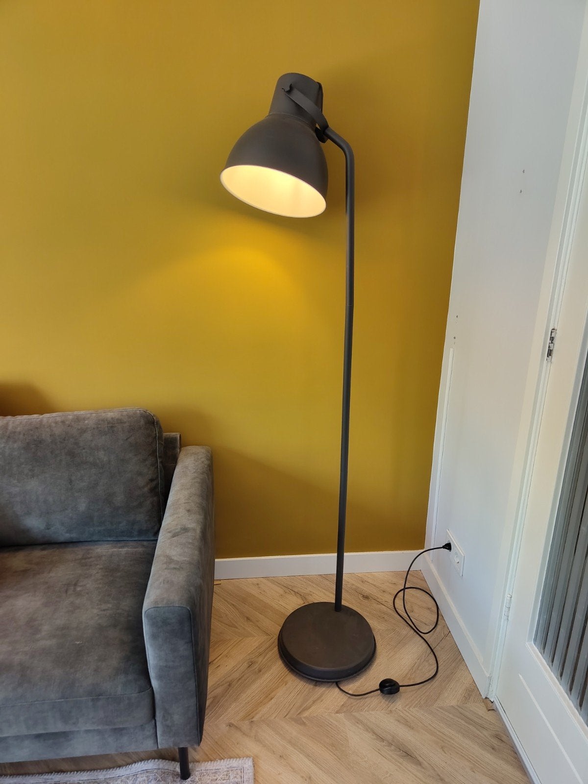 IKEA Hektar staande lamp, donkergrijs, Ophalen, E27 (groot), Zo goed als nieuw, Metaal