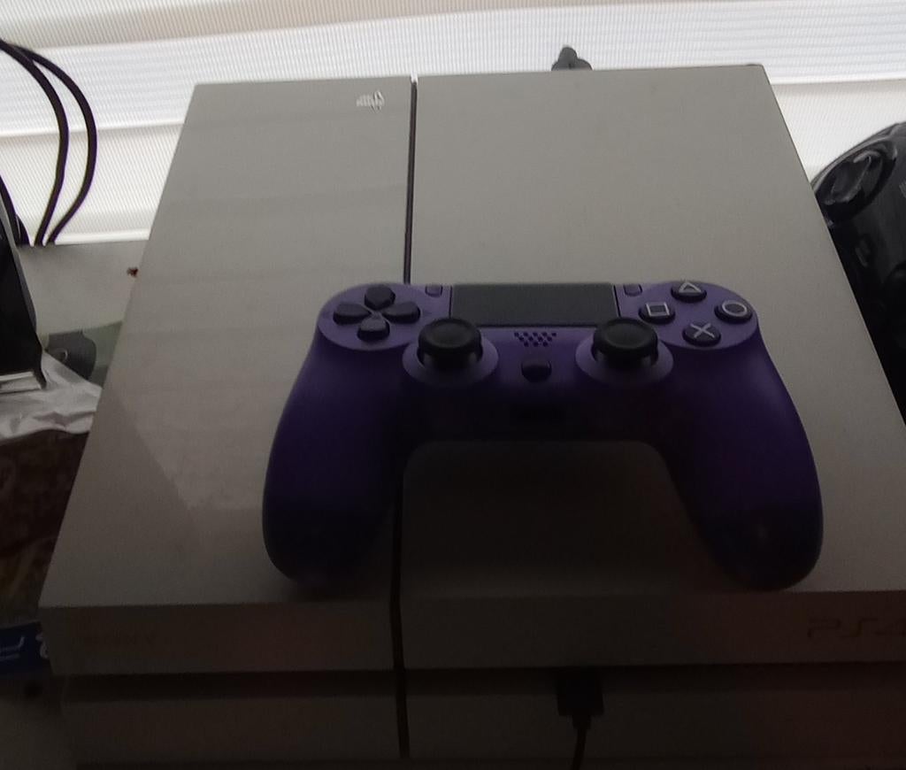 PlayStation 4 met paarse controller, Ophalen of Verzenden