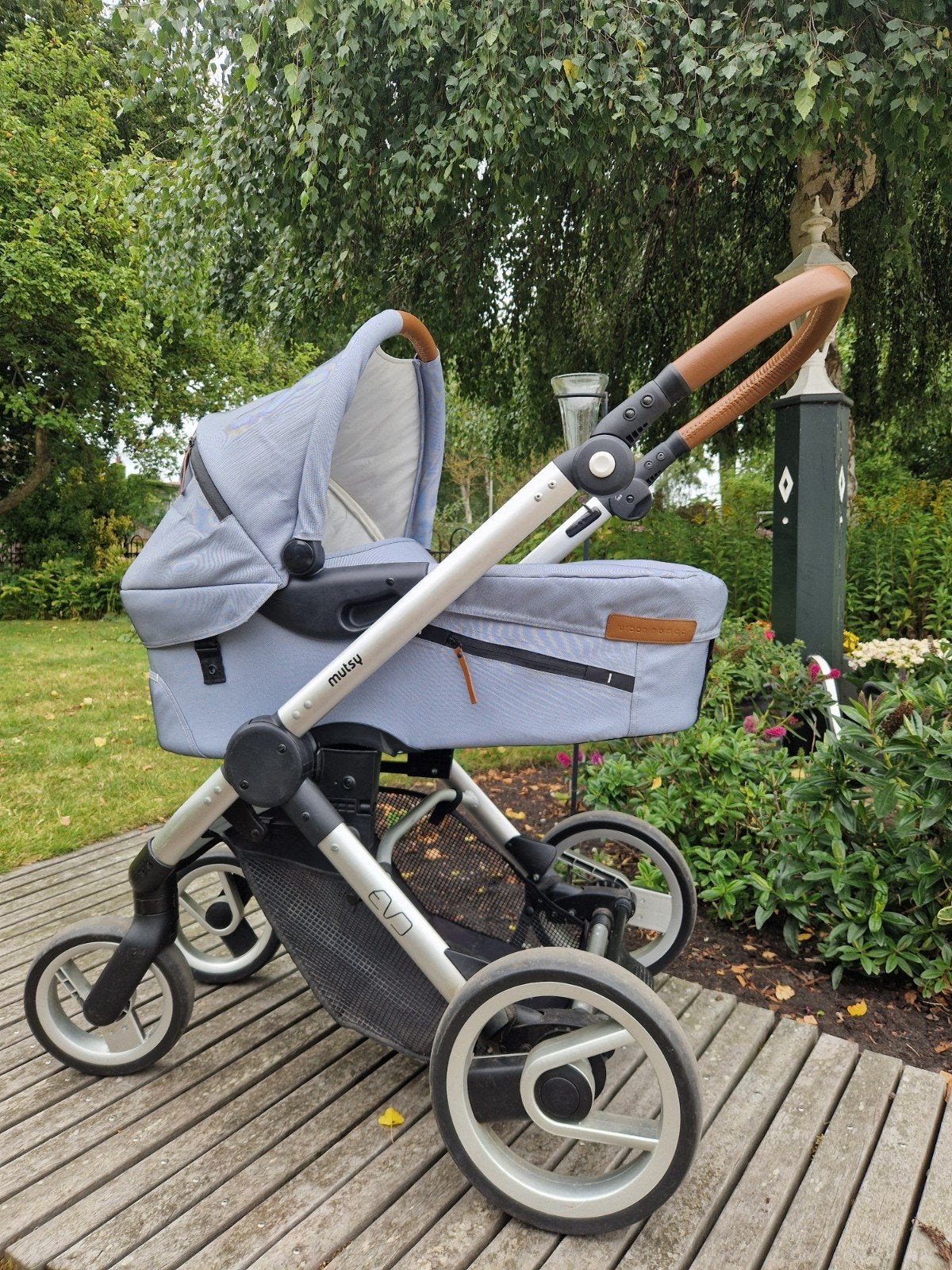 Mutsy Evo kinderwagen met reiswieg en zitje, Gebruikt, Mutsy, Verstelbare duwstang, Ophalen