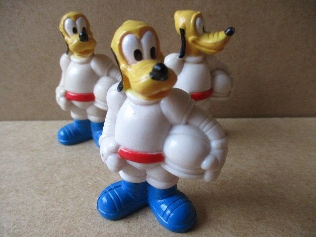 adv9902 pluto poppetje 1, Ophalen, Goofy of Pluto, Gebruikt, Beeldje of Figuurtje