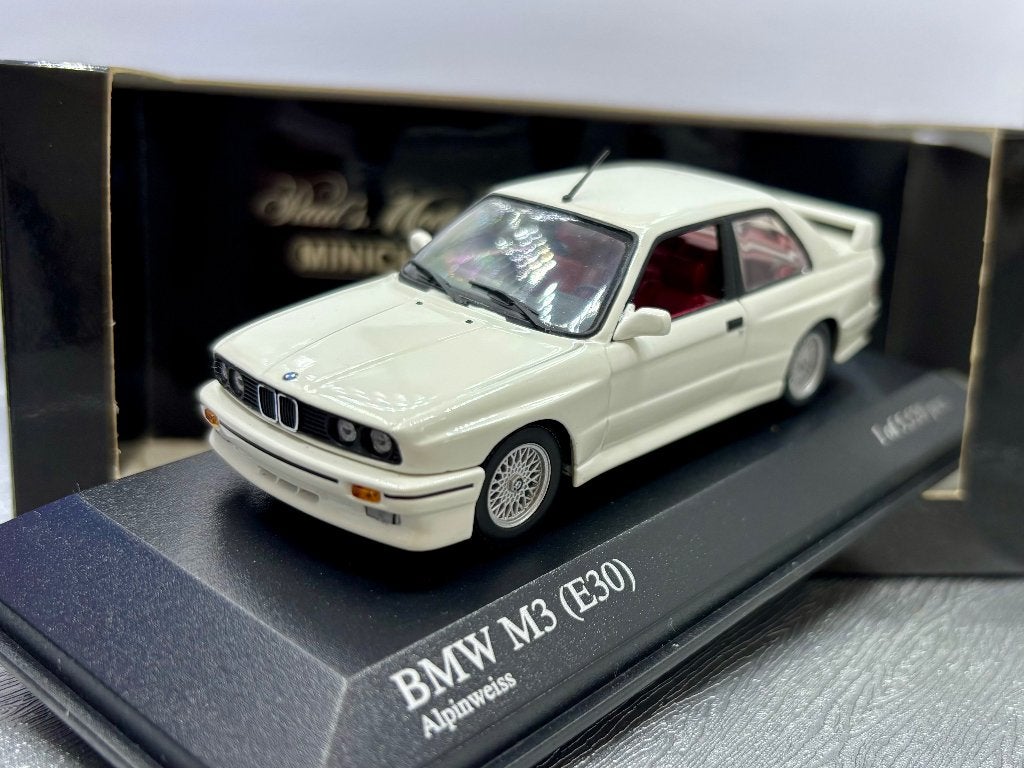 1:43  BMW M3 ( E30 ), Ophalen of Verzenden, Zo goed als nieuw, Auto, MiniChamps