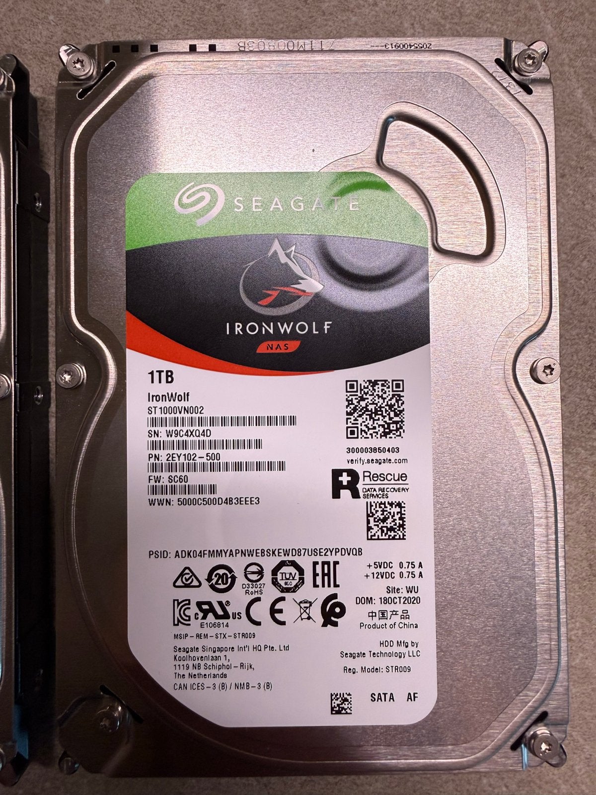2x Seagate IronWolf 1TB NAS Harde Schijf (HDD) - SATA, Intern, Server, Ophalen of Verzenden, Zo goed als nieuw