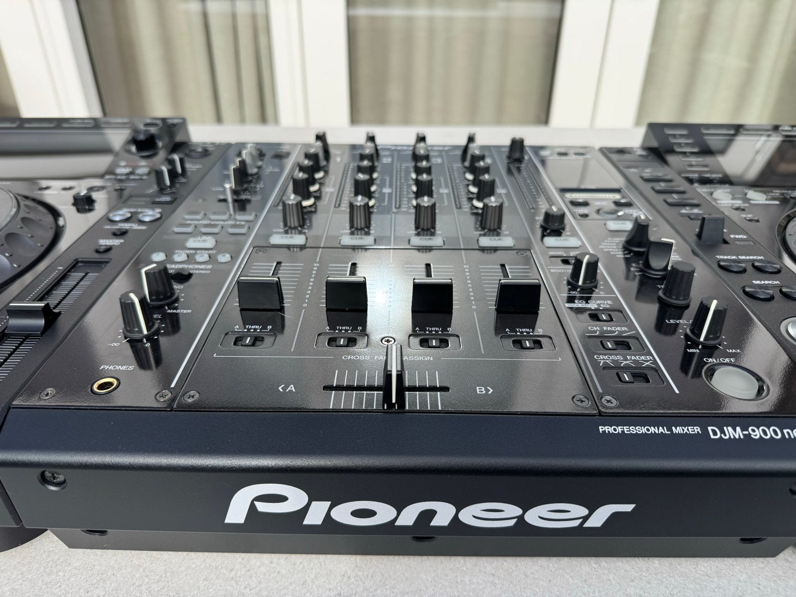 Foto 6 van Pioneer DJ-set: 2x CDJ-2000NXS & DJM-900NXS