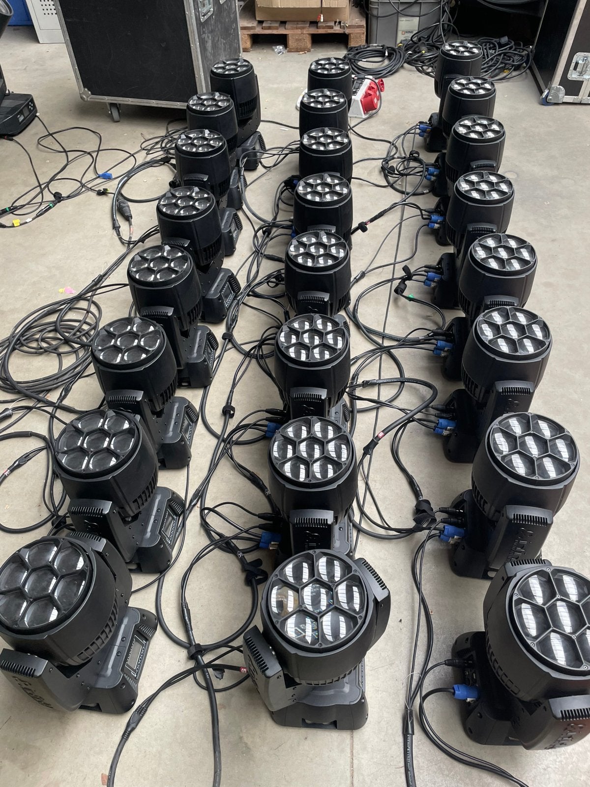 25 keer Showtec Infinity iw741 led wash Movinghead, Muziek en Instrumenten, Licht en Laser, Ophalen, Zo goed als nieuw, Licht