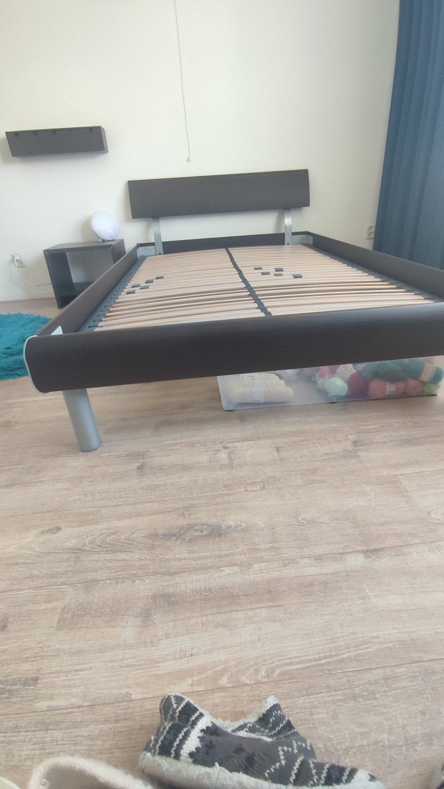 Te koop in Kampen: onbeschadigd bed 1.20m x 2.00m, Ophalen, Zo goed als nieuw, Tweepersoons