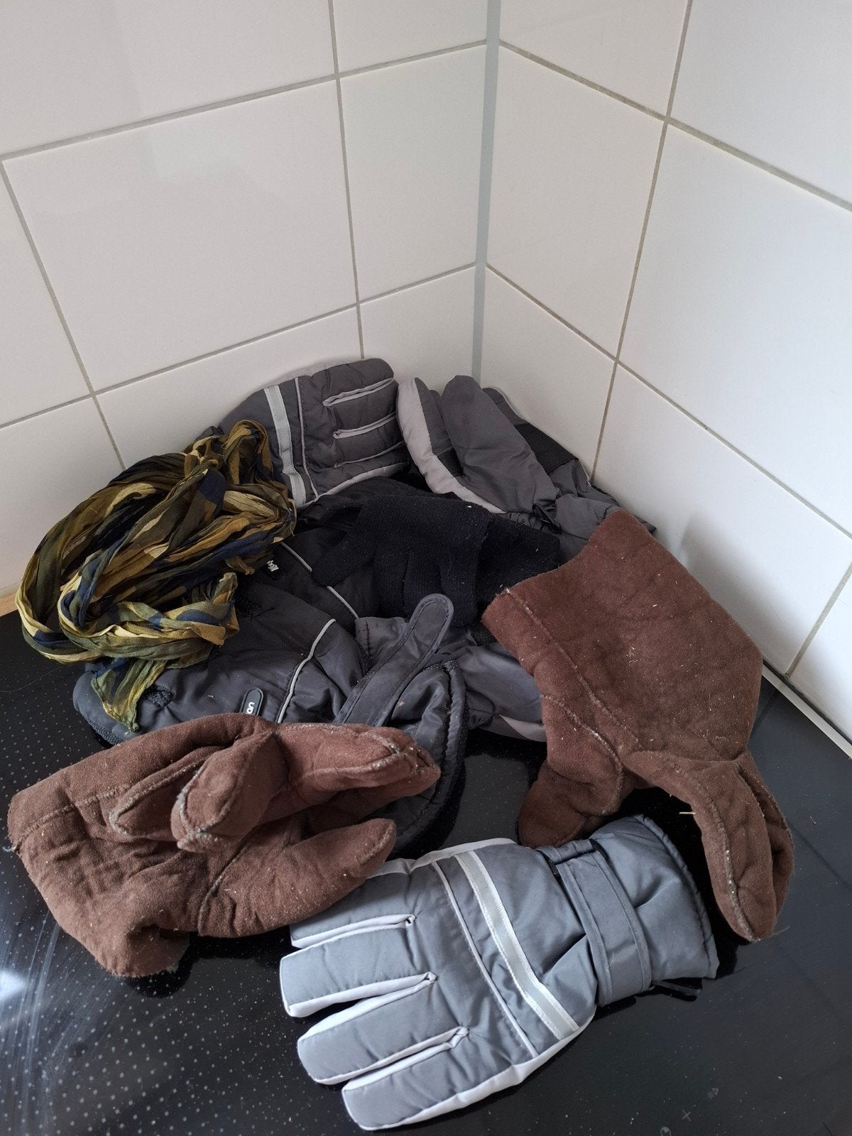 Diverse handschoenen gratis af te halen!, Ophalen, Gedragen, Handschoenen