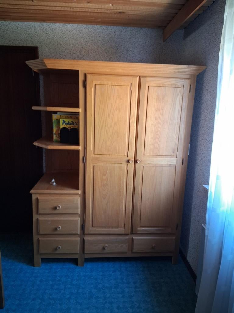 Masief eikenhouten kledingkast., Ophalen, Gebruikt