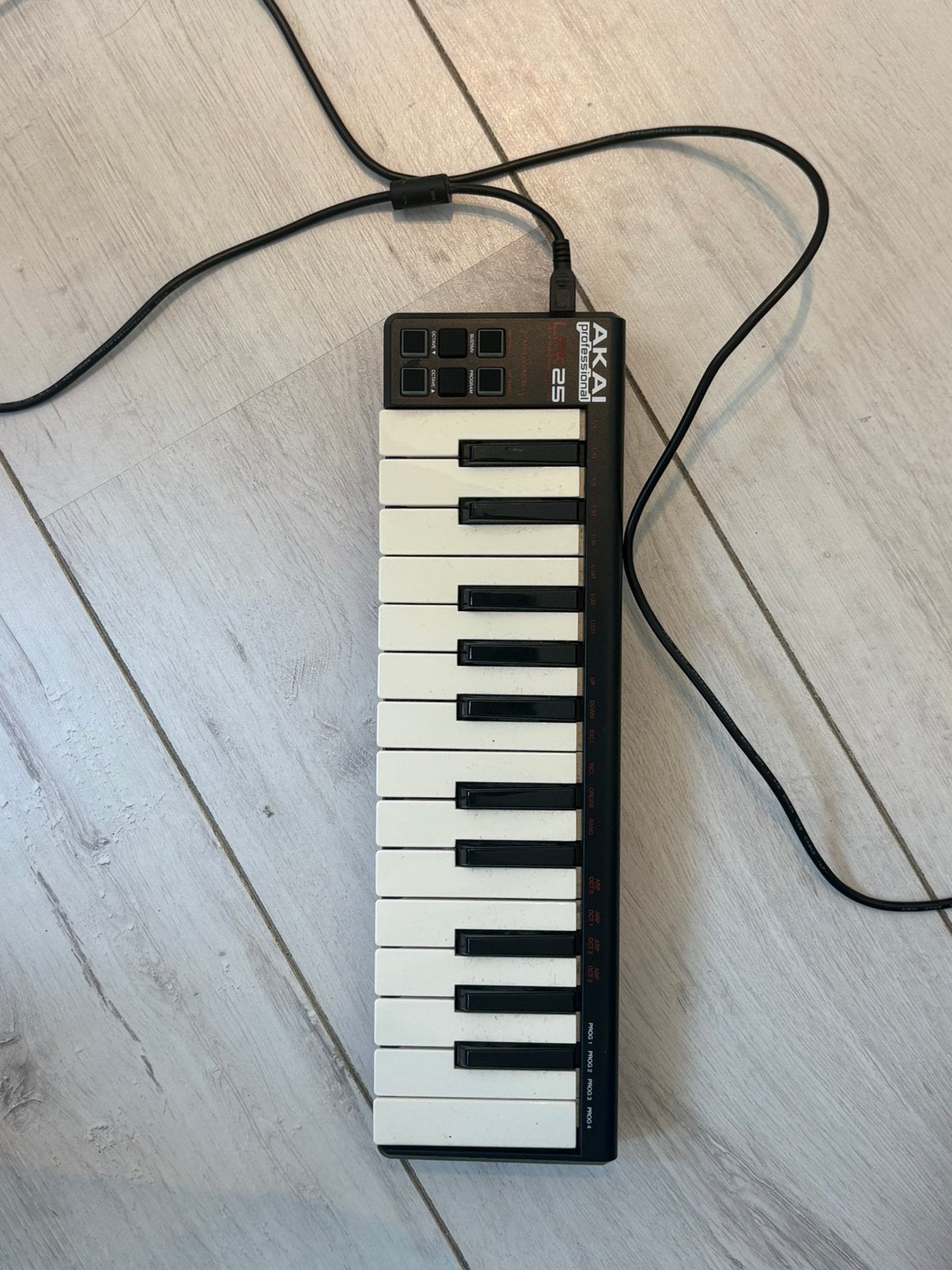 Akai priofessianal 25, Ophalen of Verzenden, Zo goed als nieuw