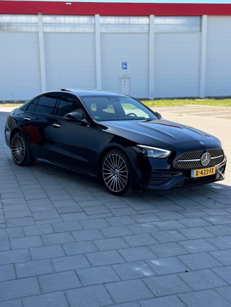 Mercedes-Benz C-Klasse 300e AMG Line | Pano | HUD | Massage, Automaat, Achterwielaandrijving, 1800 kg, 4 cilinders