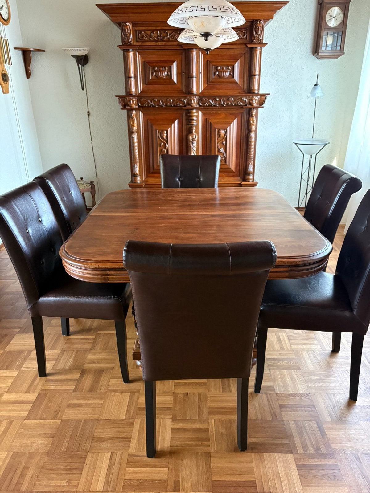 Eetkamertafel met 6 stoelen leren bekleding, Ophalen, Zo goed als nieuw, 4 tot 6 stoelen