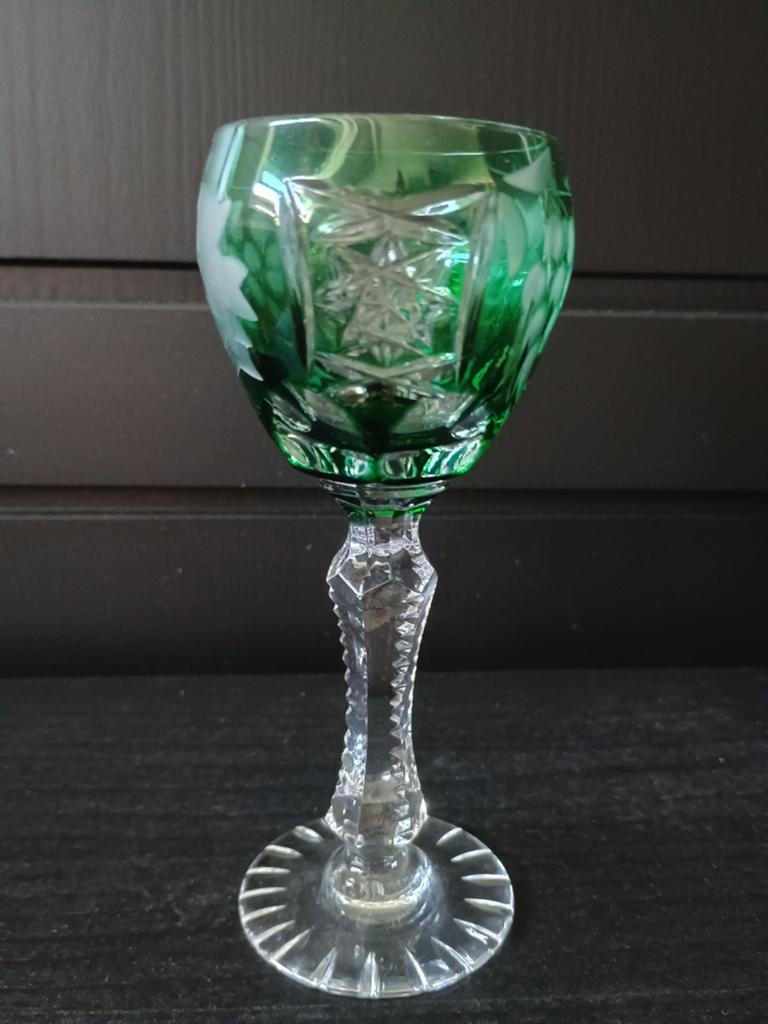 Glaasje van smaragdgroen kristal, Ophalen of Verzenden