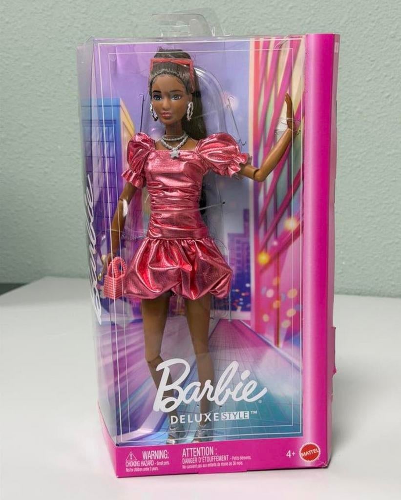 Barbie Deluxe Stijl Pop Metallic Koraal roze Jurk doll NIEUW, Barbie, Nieuw, Ophalen of Verzenden, H