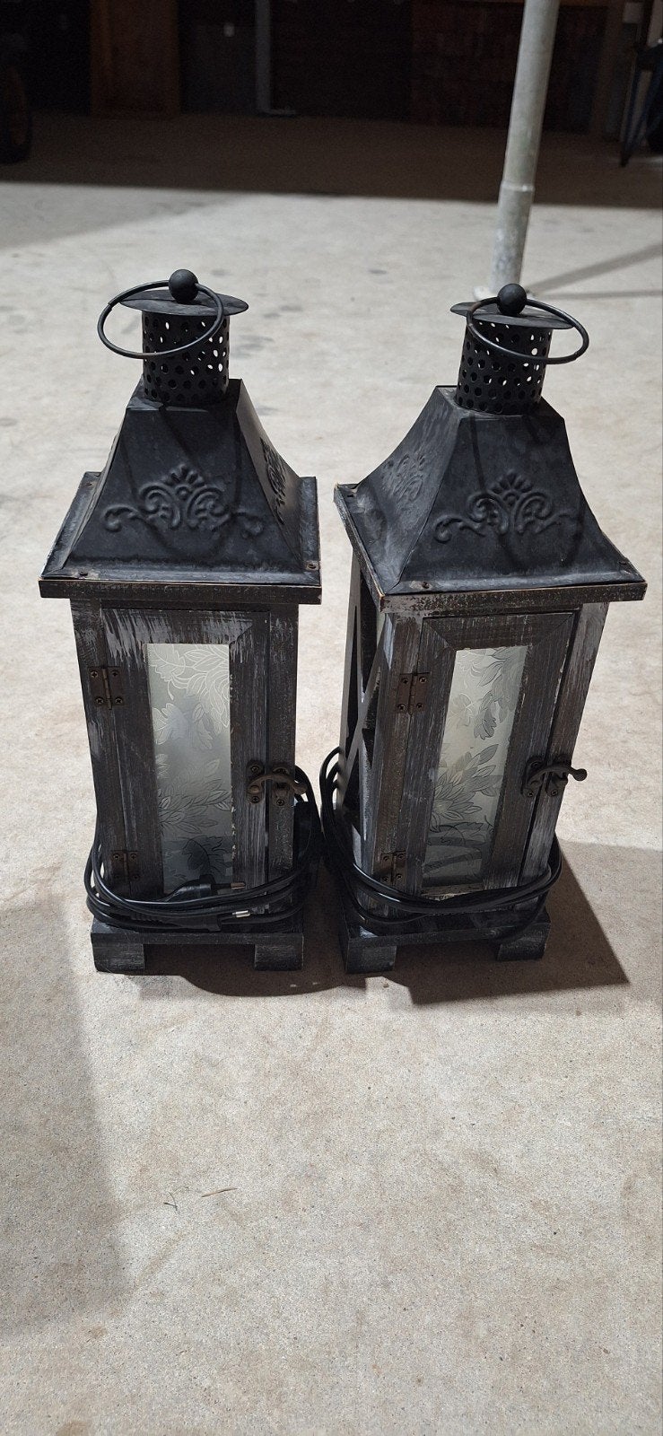 Set van 2 decoratieve lantaarns met verlichting, Huis en Inrichting, Ophalen of Verzenden, Vintage, Hout, Gebruikt