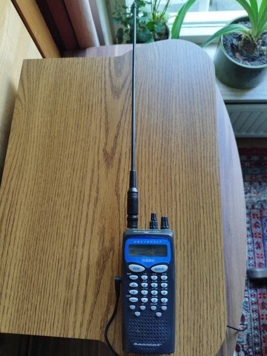 Uniden Bearcat UBC280XLT, Ophalen of Verzenden, Zo goed als nieuw, 200 tot 500 kanalen, Draagbaar