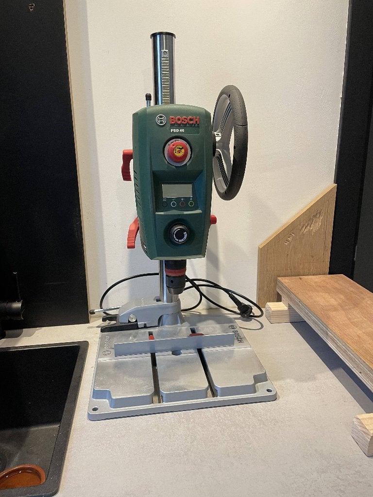 Bosch PBD 40 Kolomboormachine met 3D geprinte knop, Doe-het-zelf en Verbouw, Gereedschap | Boormachines, Ophalen, Zo goed als nieuw