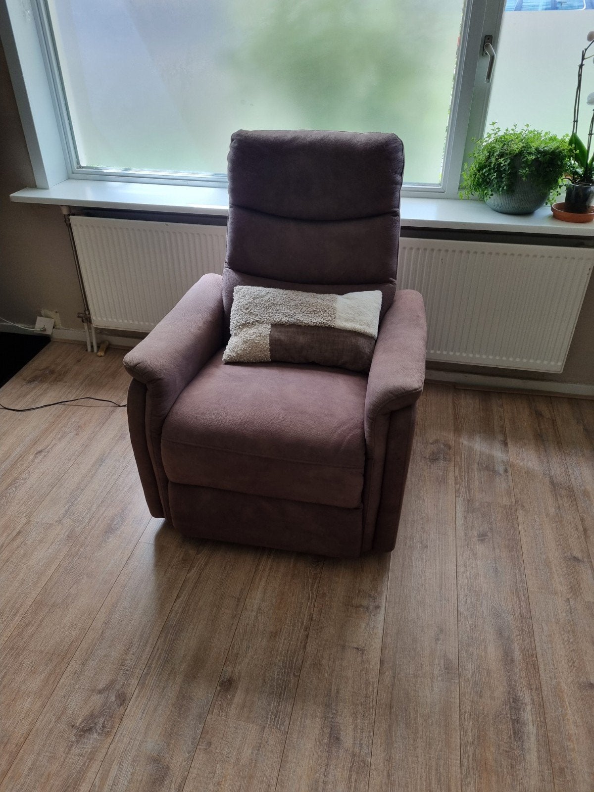 Relaxfauteuil elektrisch, bruin, Ophalen, Modern, Comfortabel, Gebruikt, 75 tot 100 cm