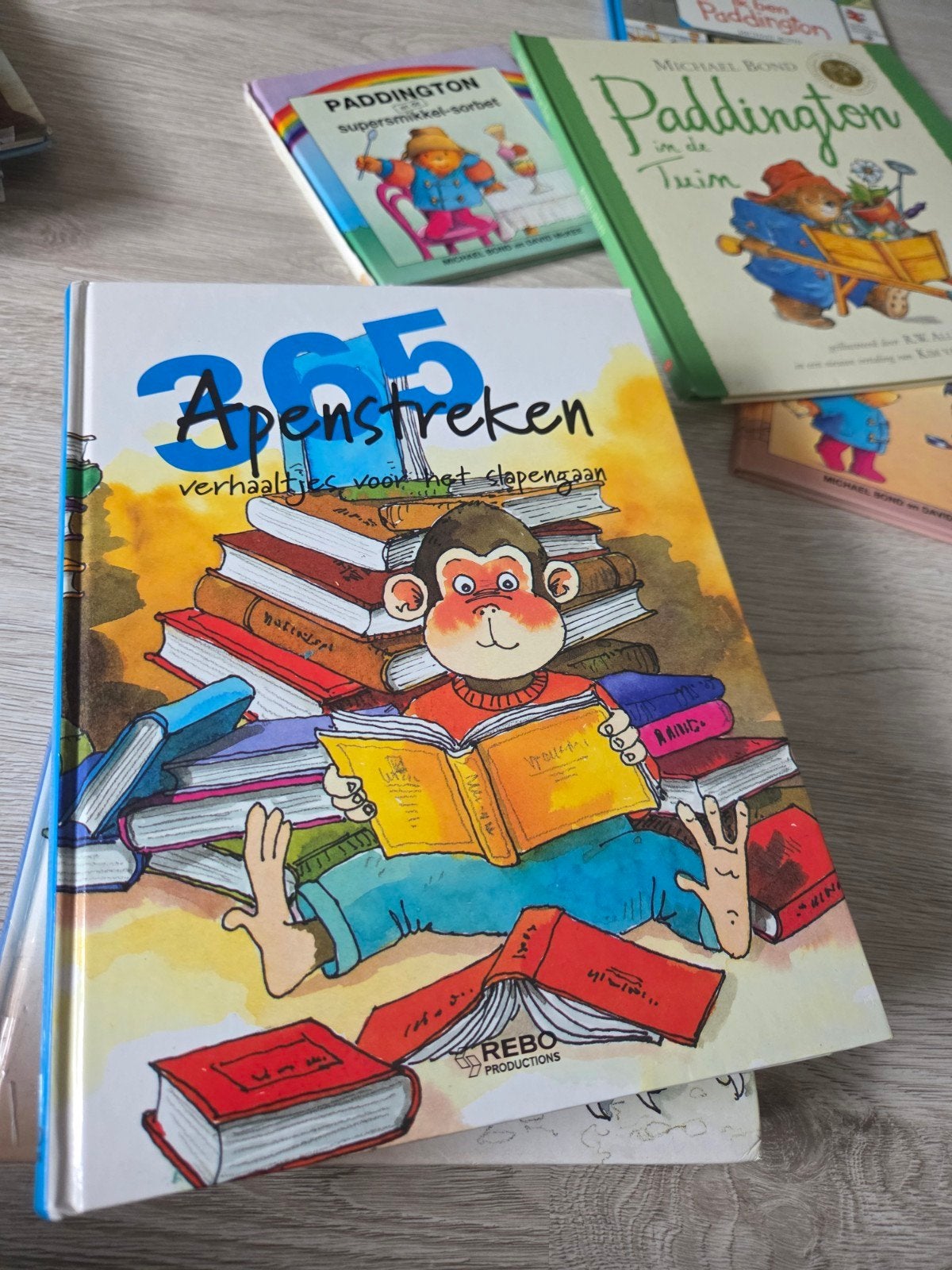 365 Apenstreken: Verhaaltjes voor het slapengaan, Boeken, Ophalen, Zo goed als nieuw, Onbekend, Fictie algemeen