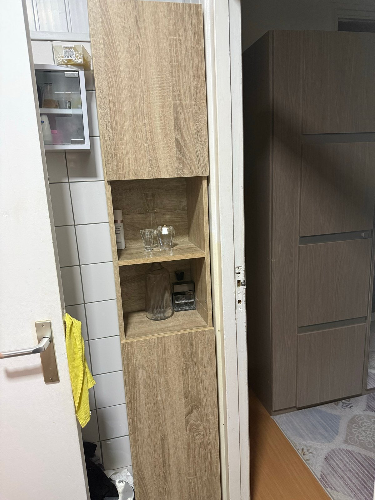 Hoge smalle kast met open vakken en deuren, Ophalen, Gebruikt