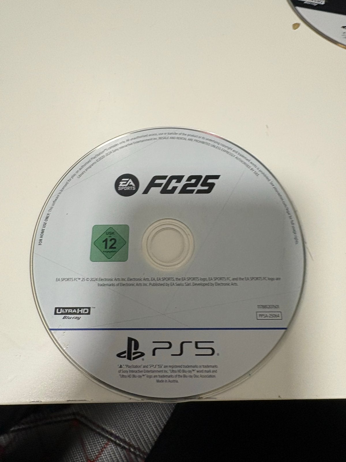 FC 24 en FC 25 PS5 - Lichte krassen op achterkant, Spelcomputers en Games, Games | Sony PlayStation 5, Ophalen, Online, Virtual Reality