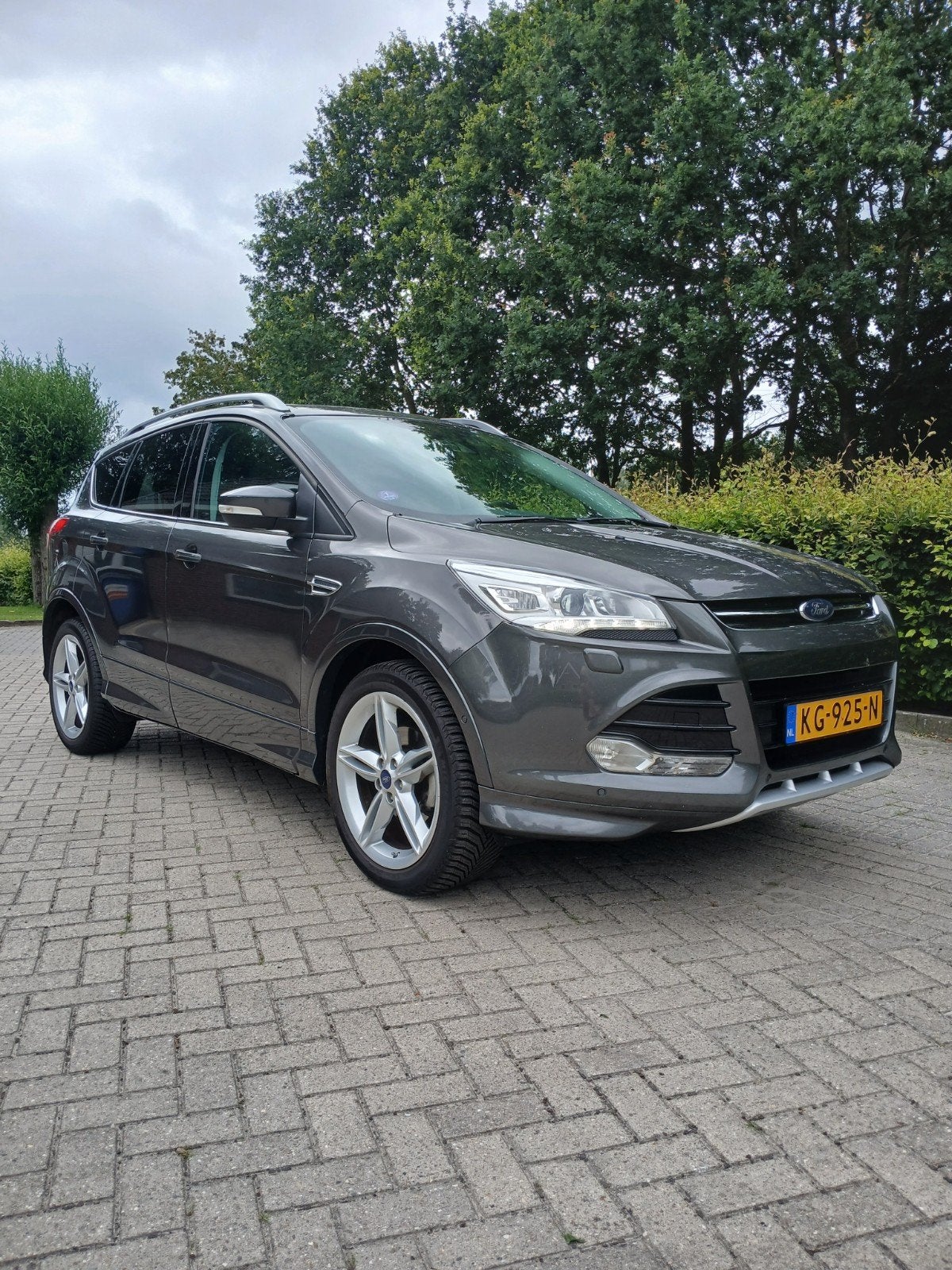 Ford Kuga 1.5 Ecoboost 120pk 2WD 2016 Grijs, Auto's, Ford, 4 cilinders, Bluetooth, Origineel Nederlands, Bedrijf