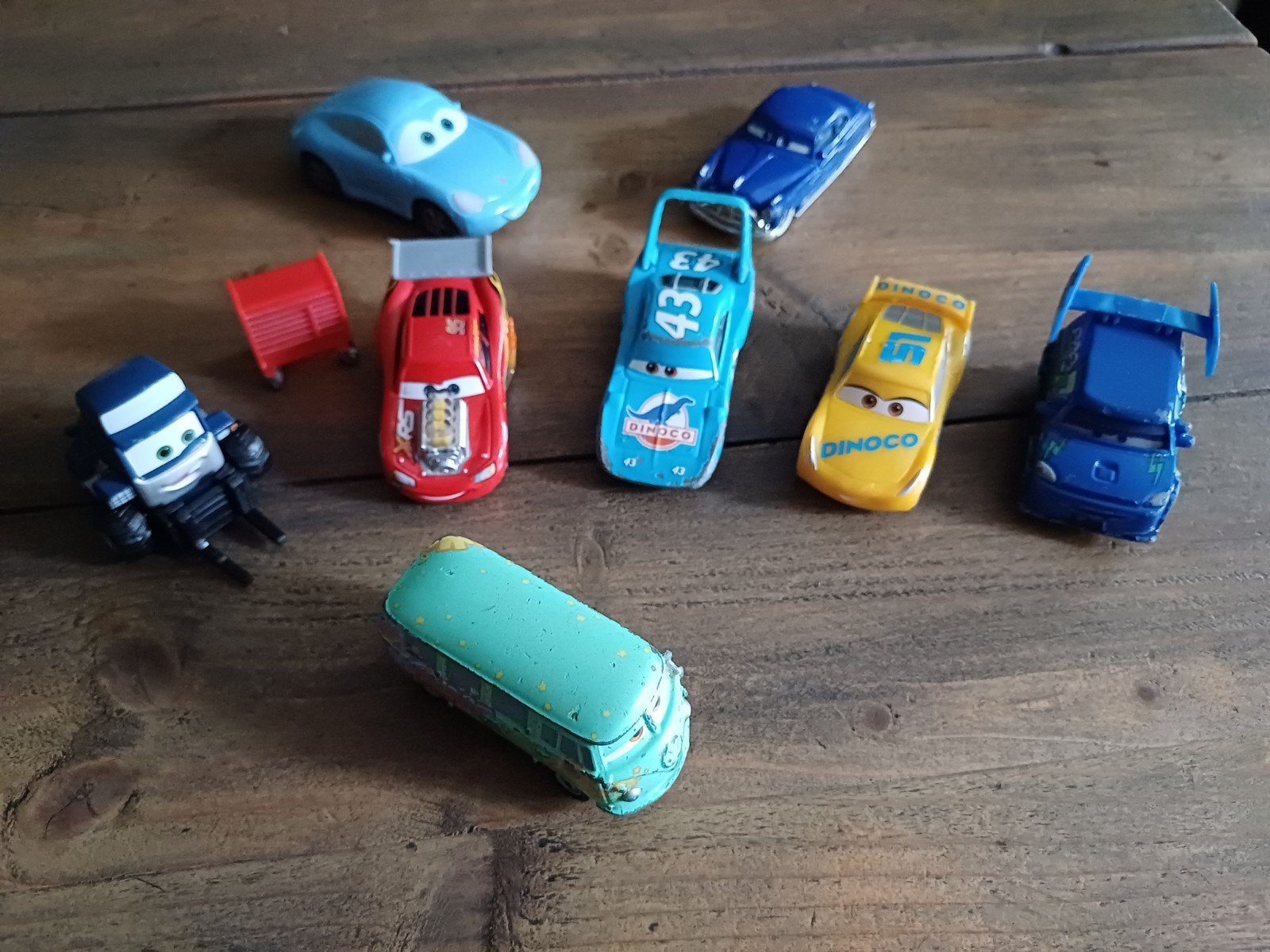 (1) Te koop Cars speelgoedauto's - set van 8, Kinderen en Baby's, Speelgoed | Speelgoedvoertuigen, Ophalen, Gebruikt