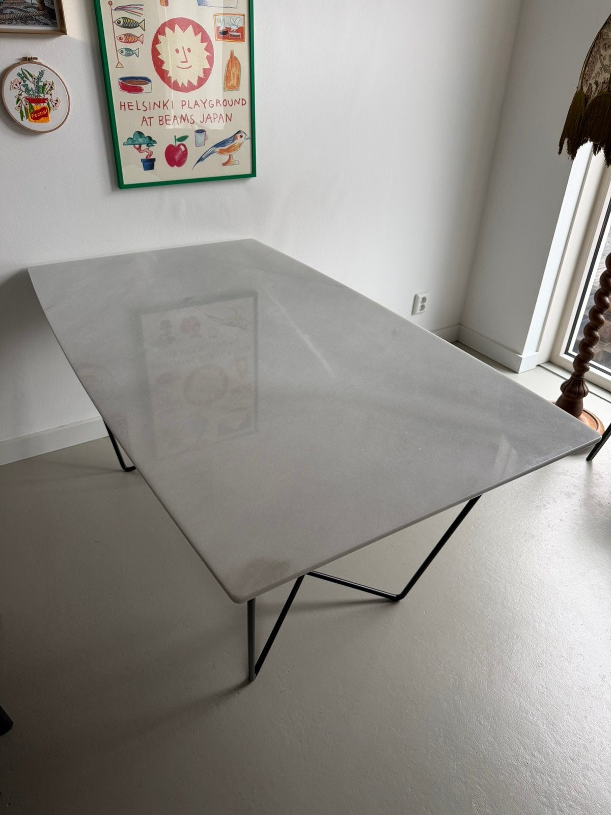 Wit marmeren tafel met zwart onderstel, Ophalen, Gebruikt, 50 tot 100 cm, 150 tot 200 cm