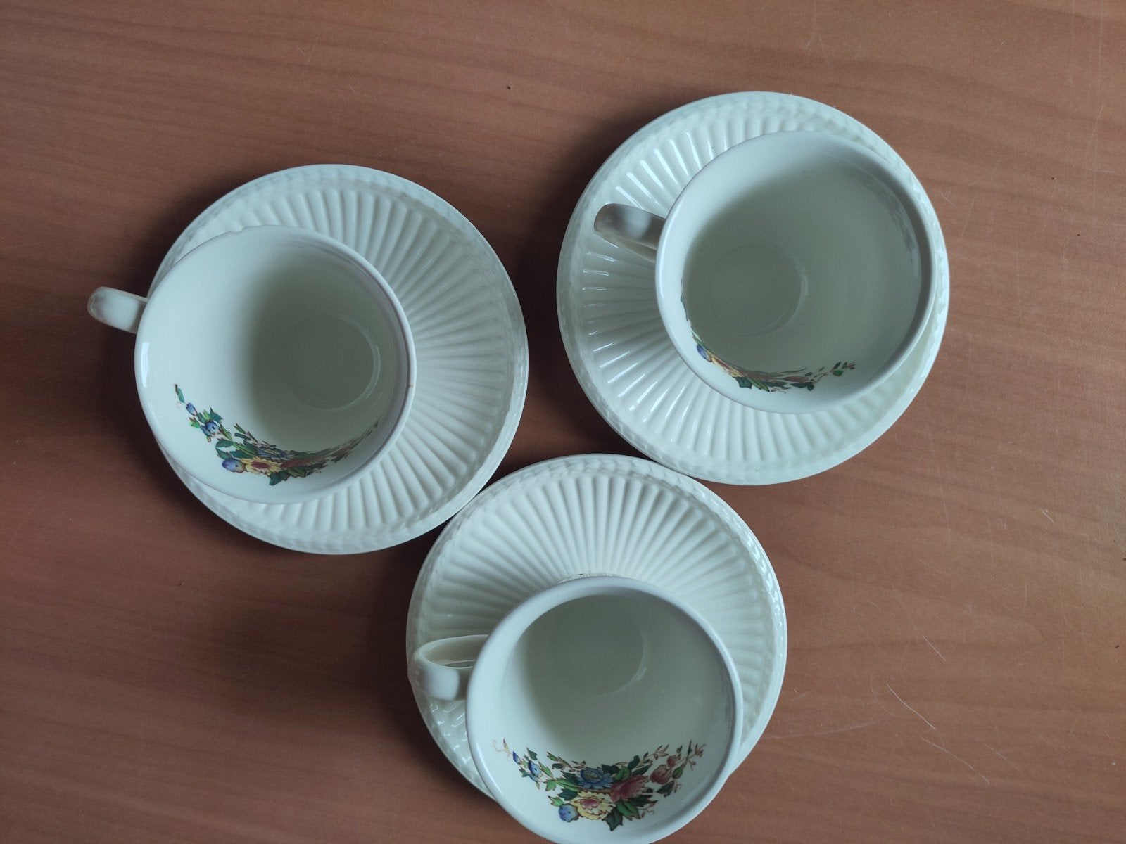 Wedgwood Conwy theekopjes en schotels (3 sets), Ophalen