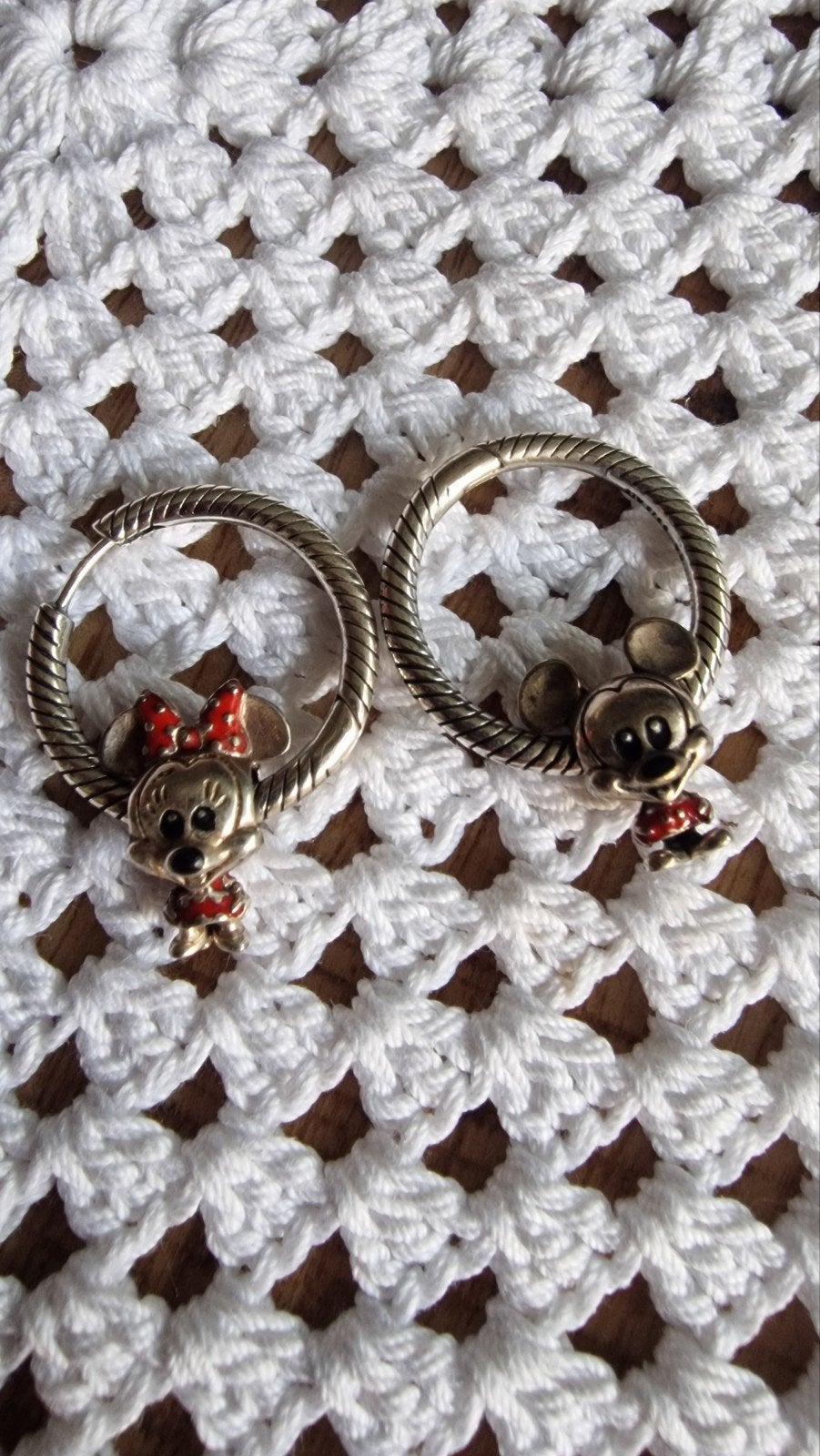 Pandora Mickey en Minnie Mouse Oorbellen, Hangers, Ophalen of Verzenden, Zo goed als nieuw, Zilver
