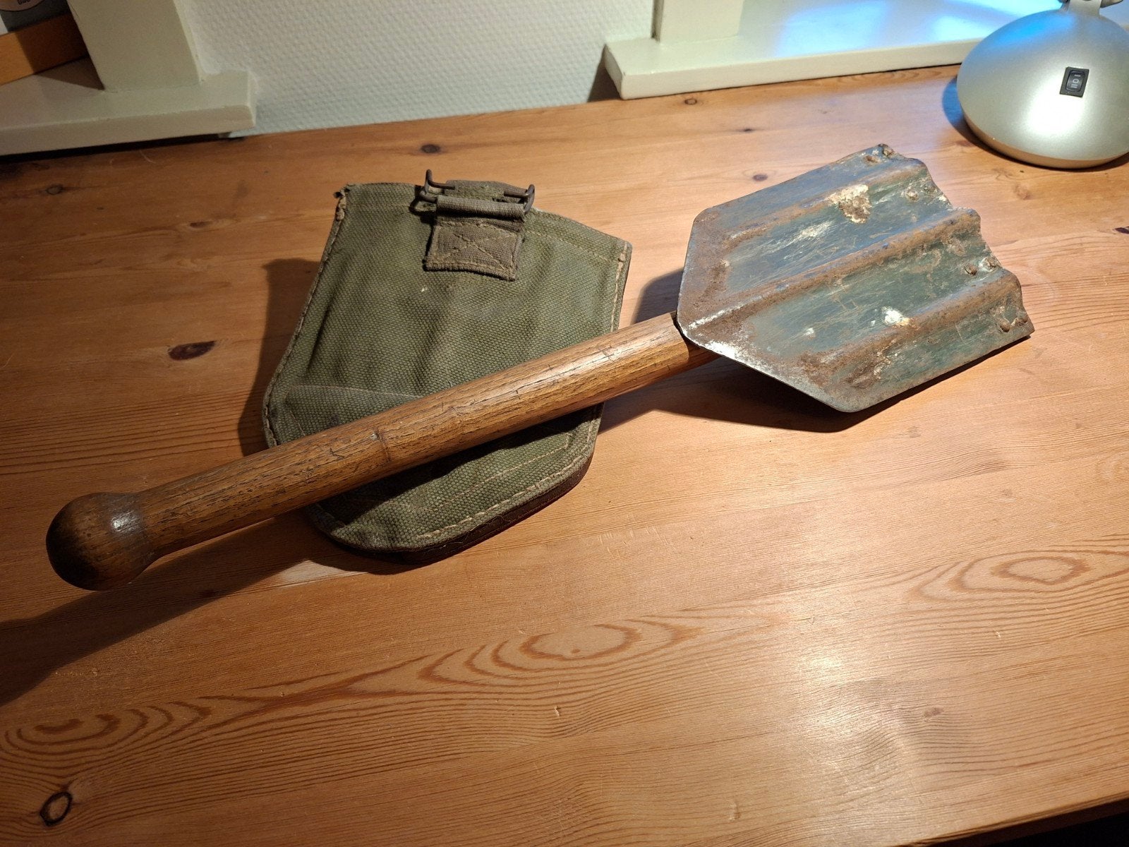 Vintage Militaire Opvouwbare Schop met Hoes, Ophalen of Verzenden, Landmacht, Nederland, Overige typen