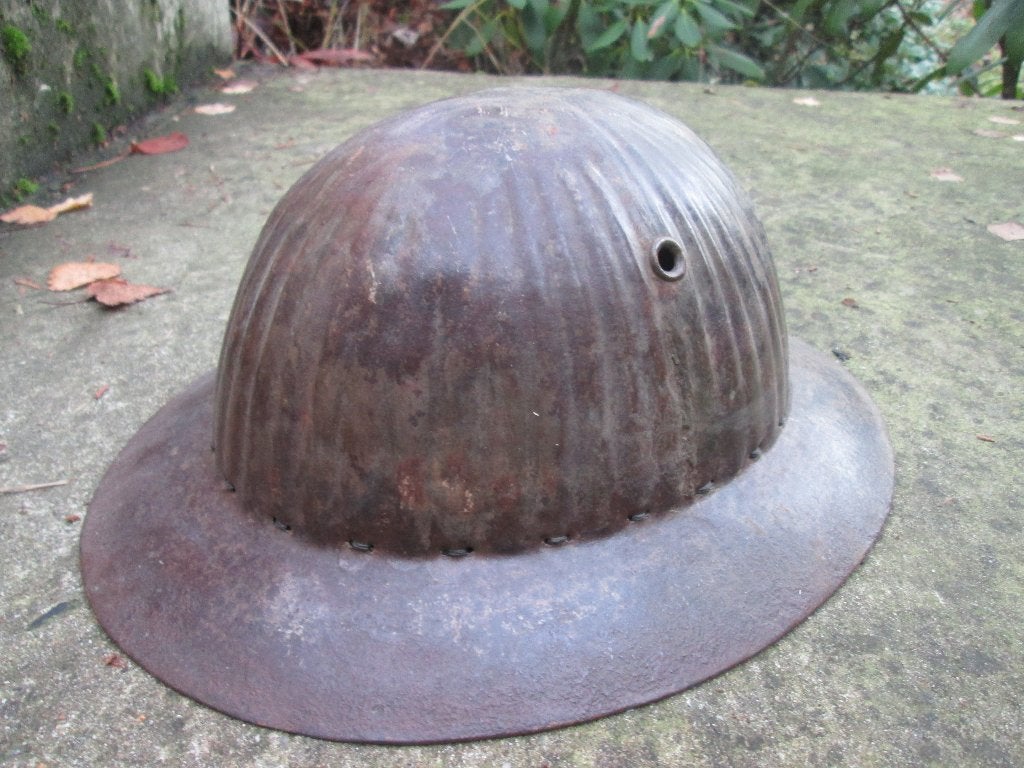 Portugeese helm M1916 ook gedragen door Britse officieren., Verzamelen, Ophalen of Verzenden, Landmacht, Nederland, Helm of Baret
