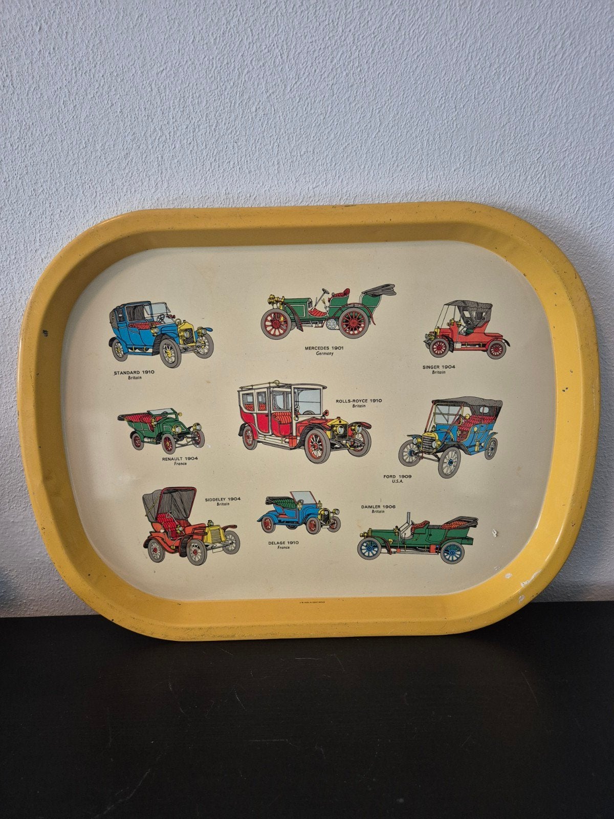 Vintage Gele Dienblad met Oude Auto's, Ophalen of Verzenden