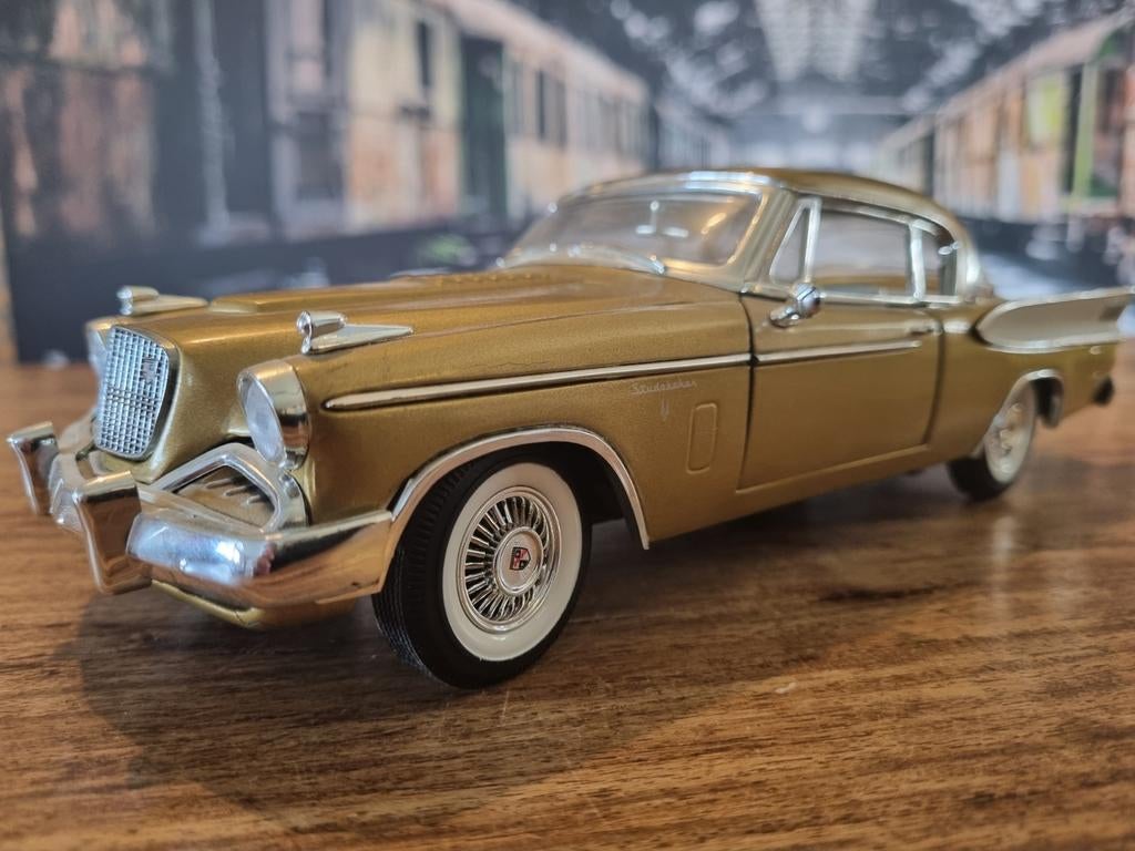 Gouden Studebaker Golden Hawk modelauto, Ophalen of Verzenden, Zo goed als nieuw, Overige merken