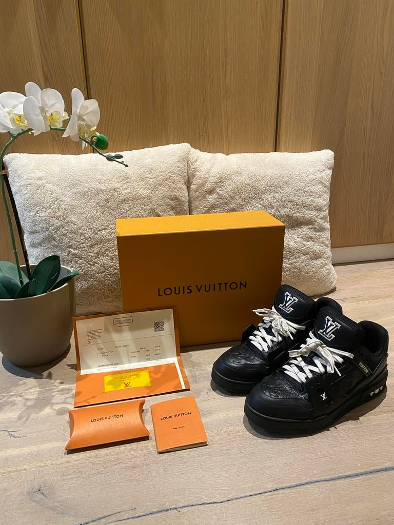 Louis Vuitton Zwarte Trainers, Ophalen, Zwart, Sneakers of Gympen, Zo goed als nieuw